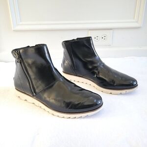 Sorel Harlow Chelsea Patent Leather‎ Ankle Boot Bootie